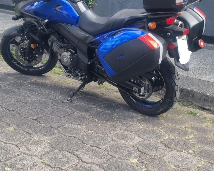 Suzuki V-Strom 650 full