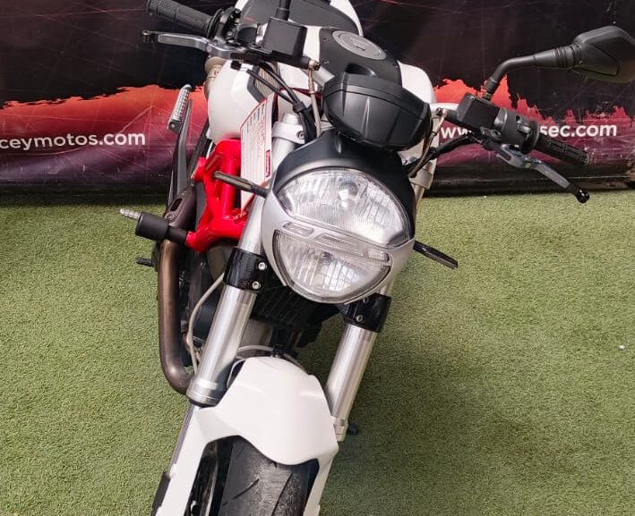 Ducati 796 Monster 796cc full