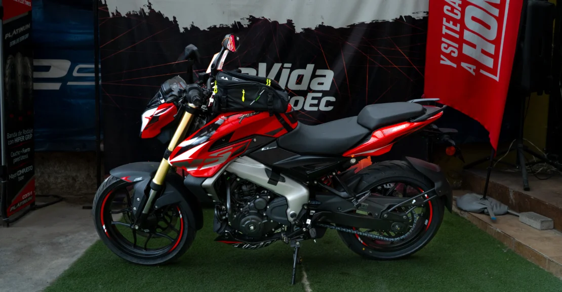 BAJAJ – PULSAR 400 NS full