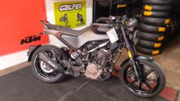 Husqvarna – Svartpilen 250